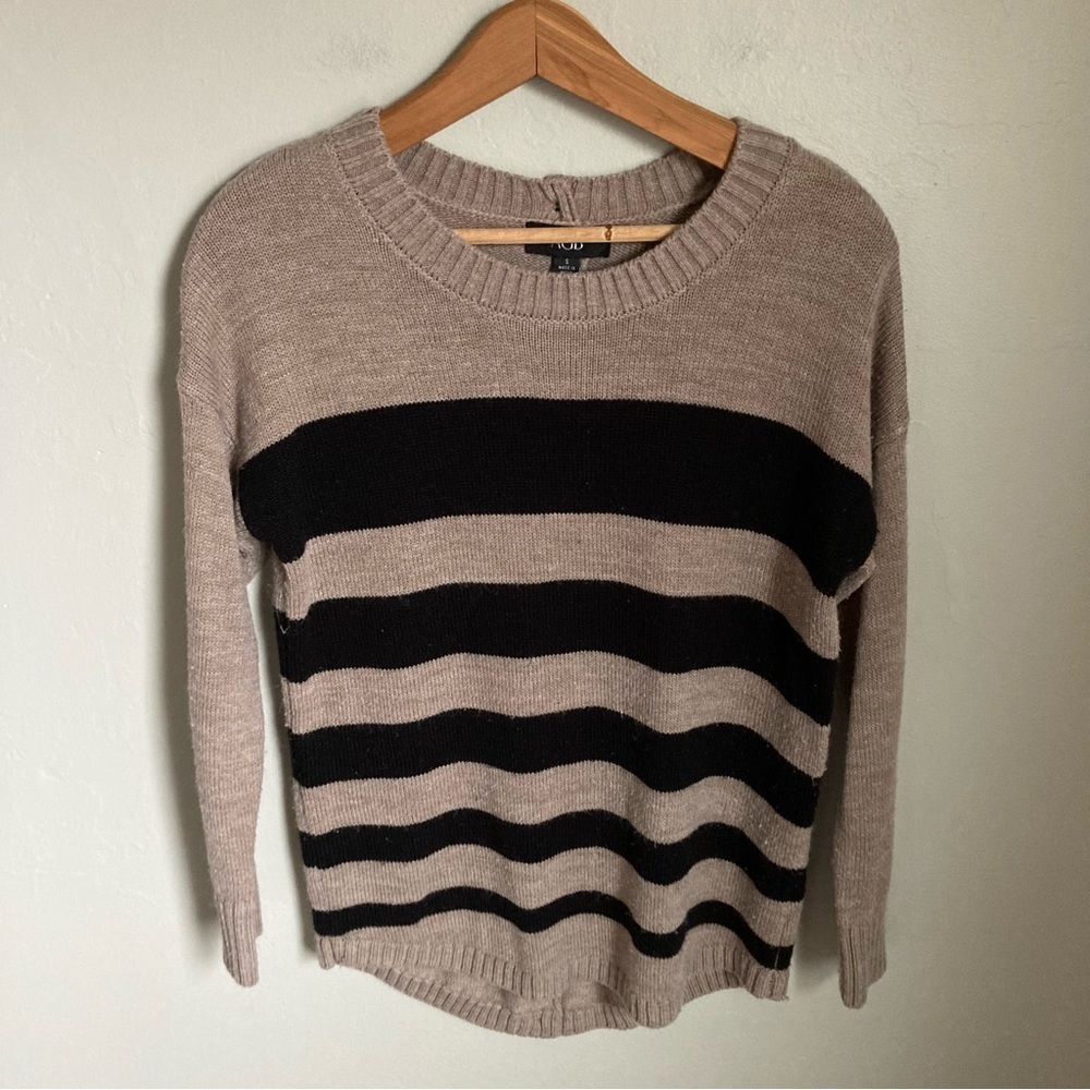 AGB Tan & Black Stripe Sweater Size Small